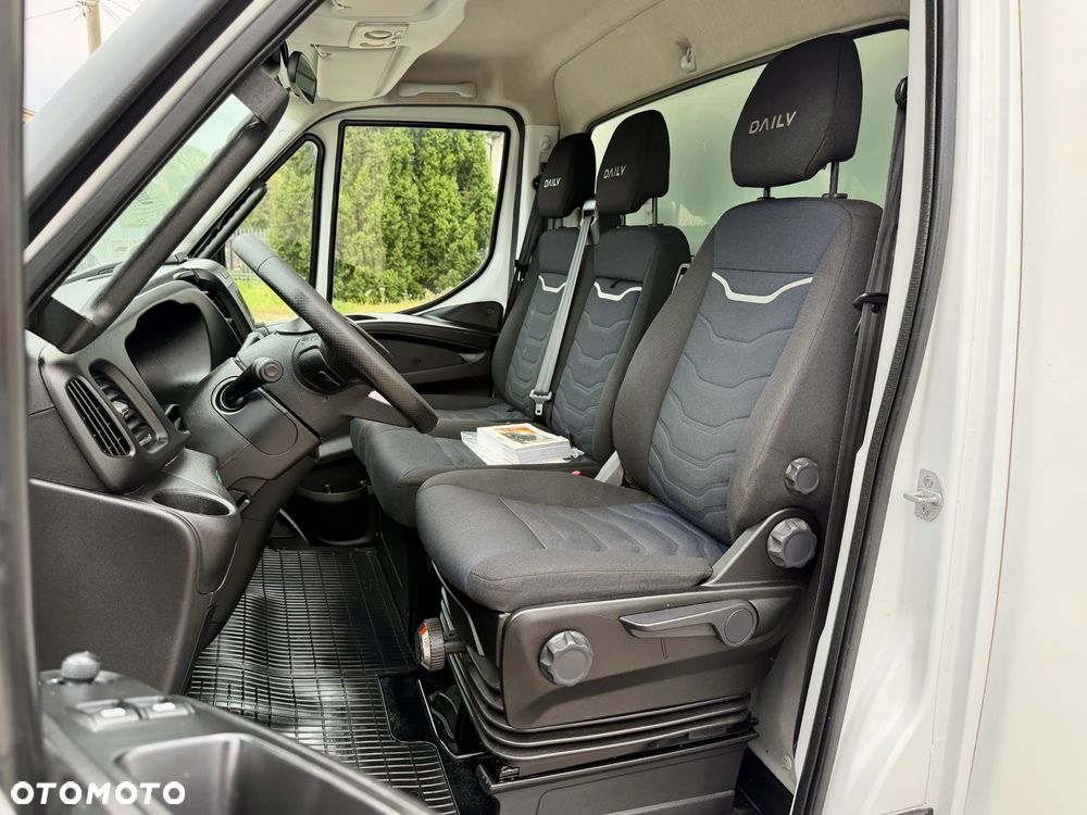 Iveco AUTO ZAREZERWOWANE DO 30.09.2026 - ZAPRASZAMY DO ZAPOZNANIA SIĘ PEŁNĄ OFERTĄ - 11