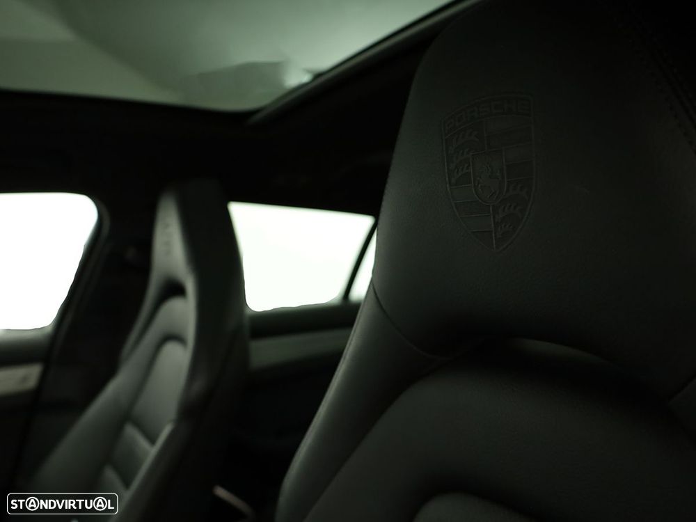 Porsche Panamera Sport Turismo 4 E-Hybrid - 33