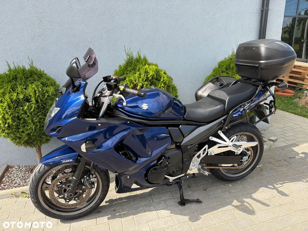 Suzuki GSX - 41
