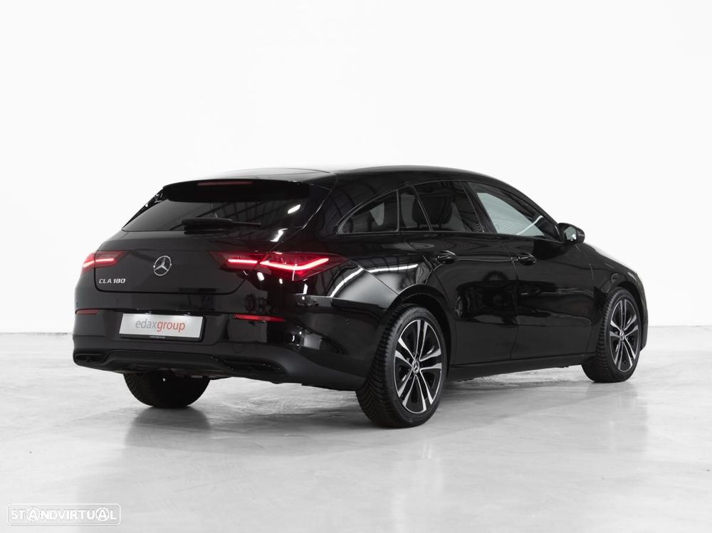 Mercedes-Benz CLA 180 Shooting Brake 7G-DCT - 3