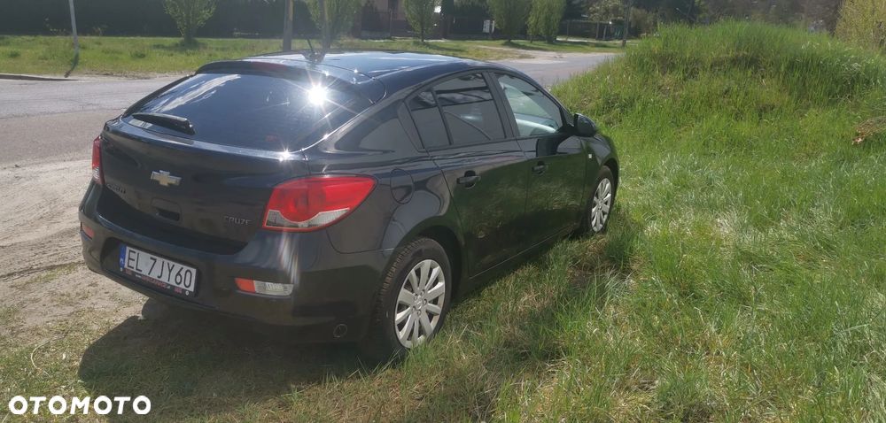 Chevrolet Cruze 1.8 Base - 25