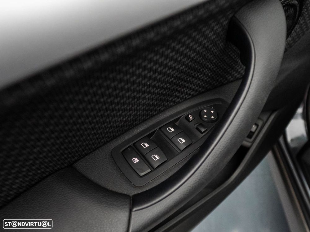 BMW X1 25 e xDrive Corporate Edition - 18