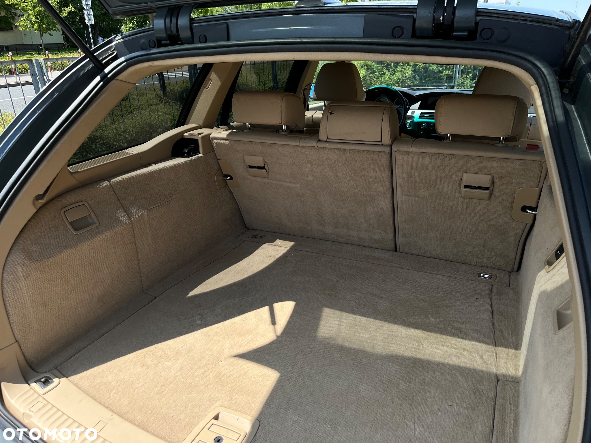 BMW Seria 5 525xi Touring - 10