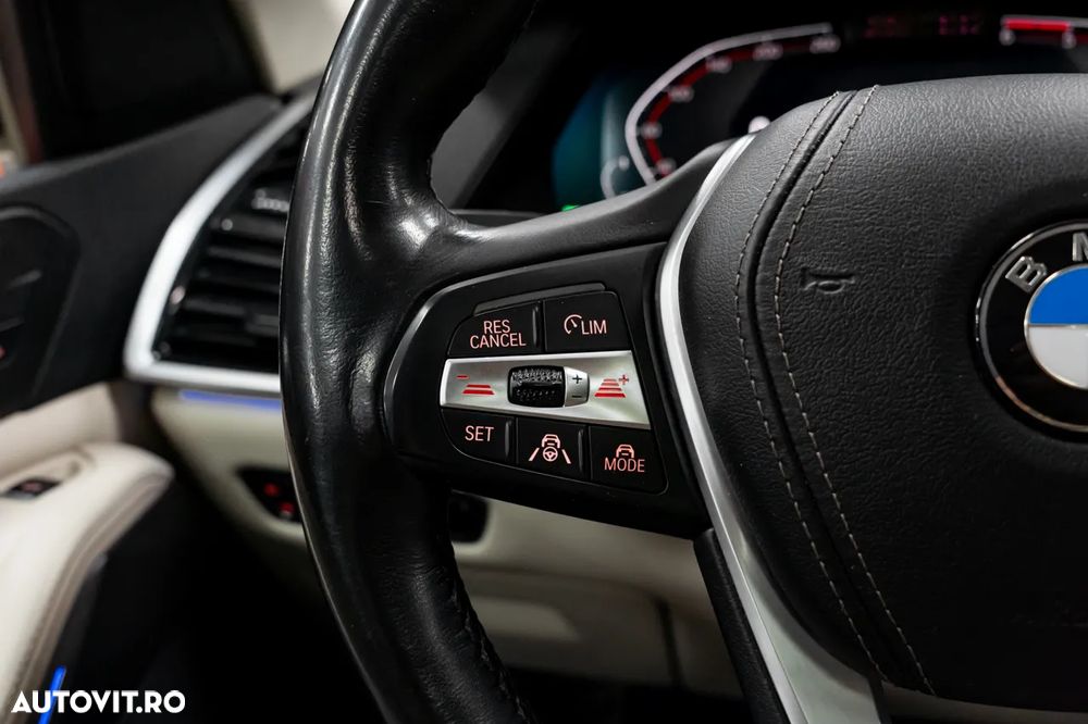 BMW X5 xDrive30d xLine - 36