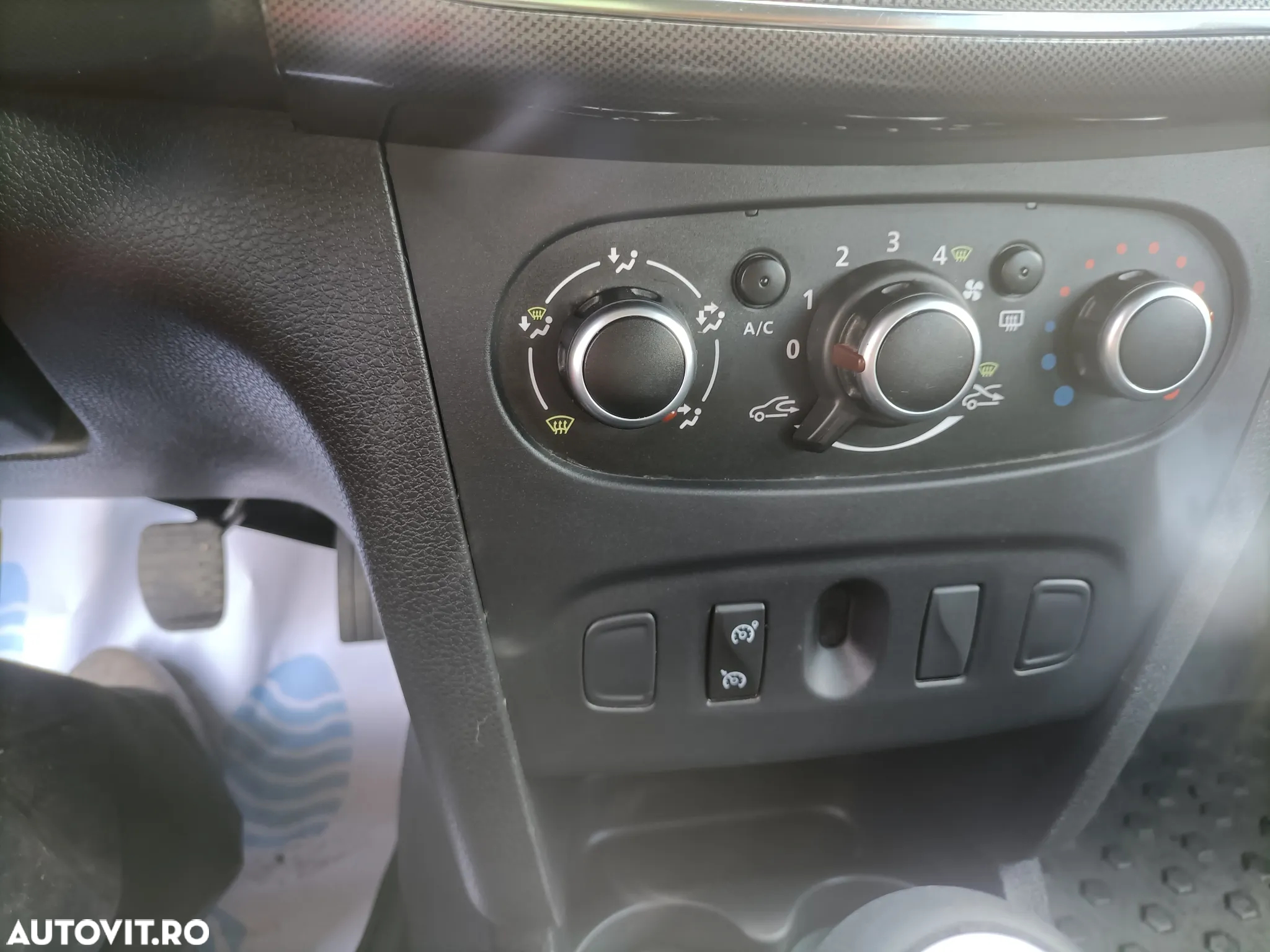 Dacia Logan MCV 0.9 TCe Ambiance - 15