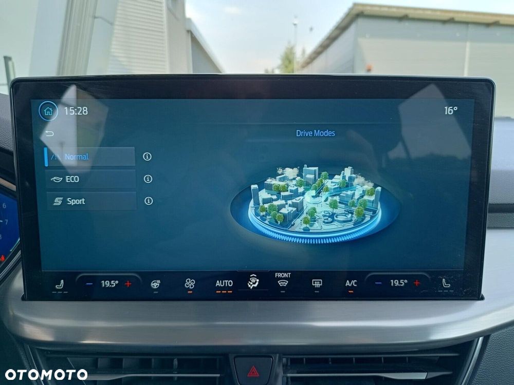 Ford Focus 1.0 EcoBoost Titanium X - 27