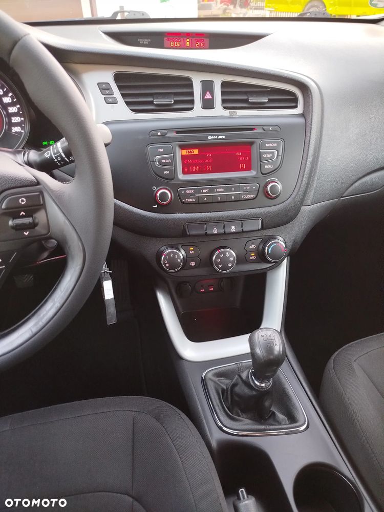Kia Ceed 1.4 CVVT Attract - 11