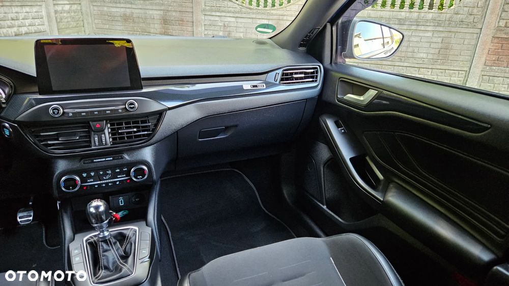 Ford Focus 2.0 EcoBlue S&S ST - 32