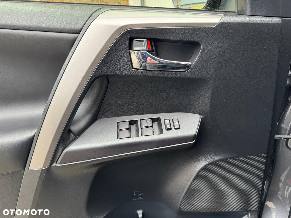 Toyota RAV4 Hybrid Premium 4x2 - 17