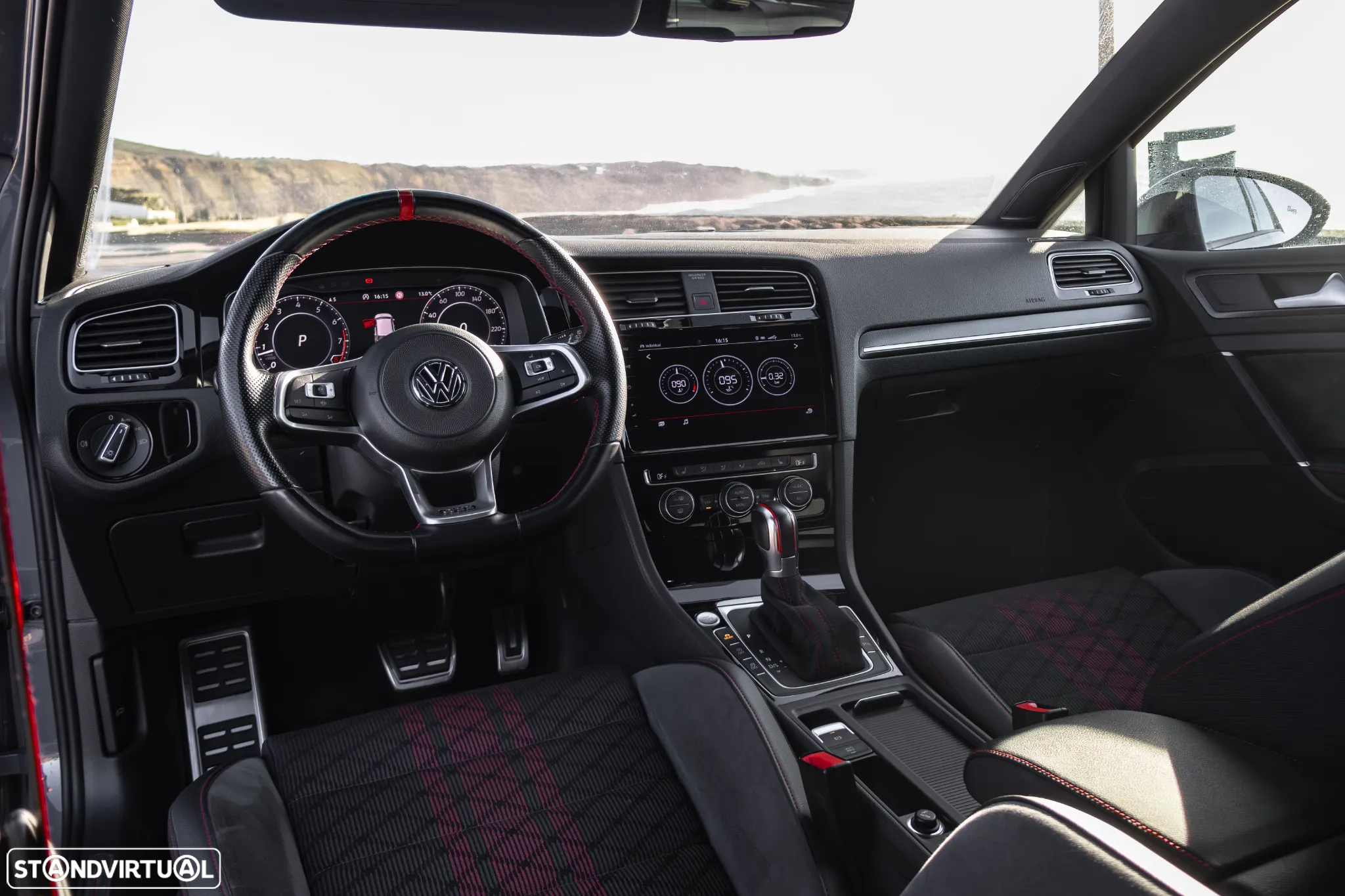 VW Golf GTI TCR 2.0 TSI OPF DSG - 12