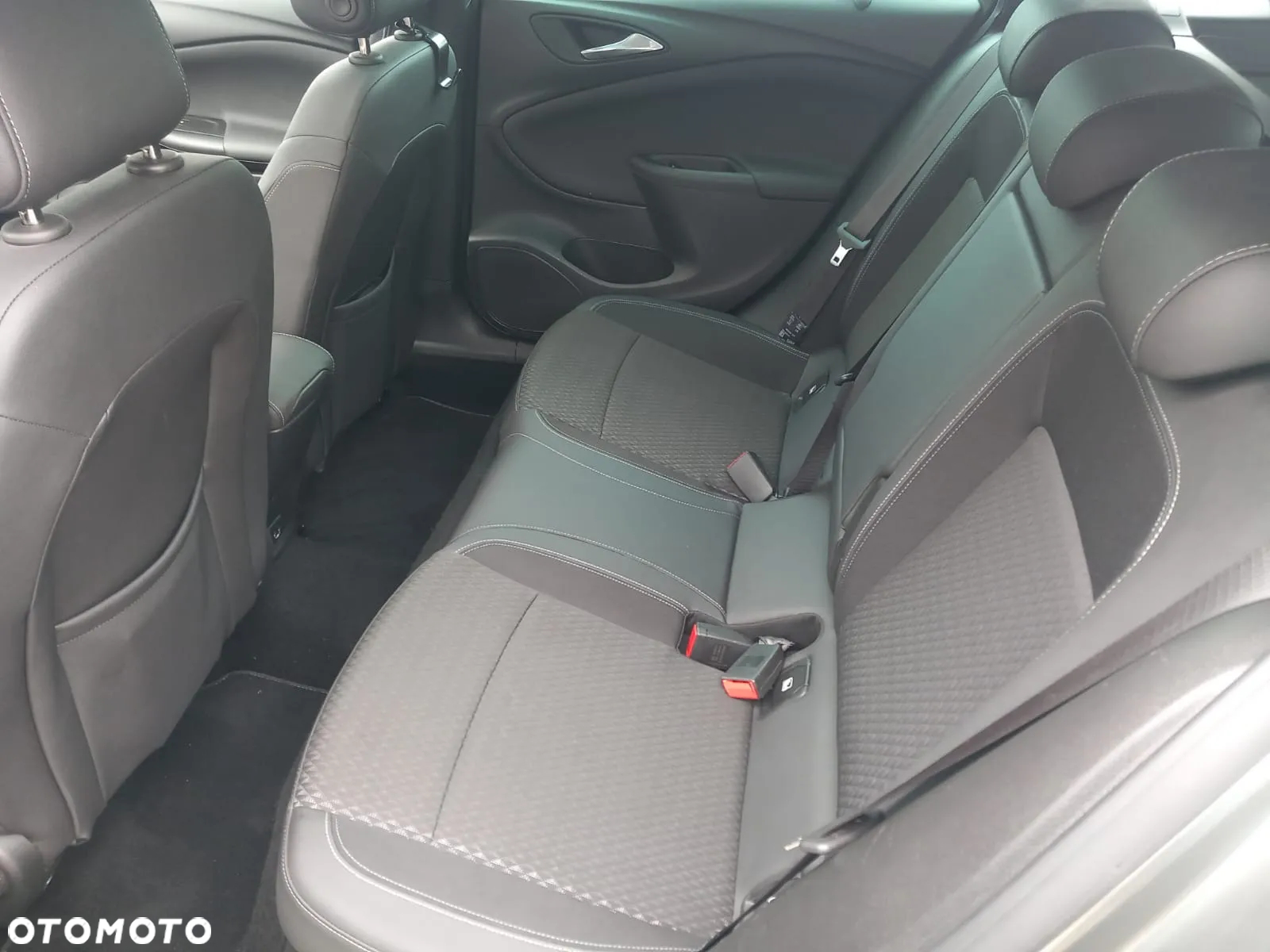 Opel Astra 1.6 D Start/Stop Sports Tourer Business - 13