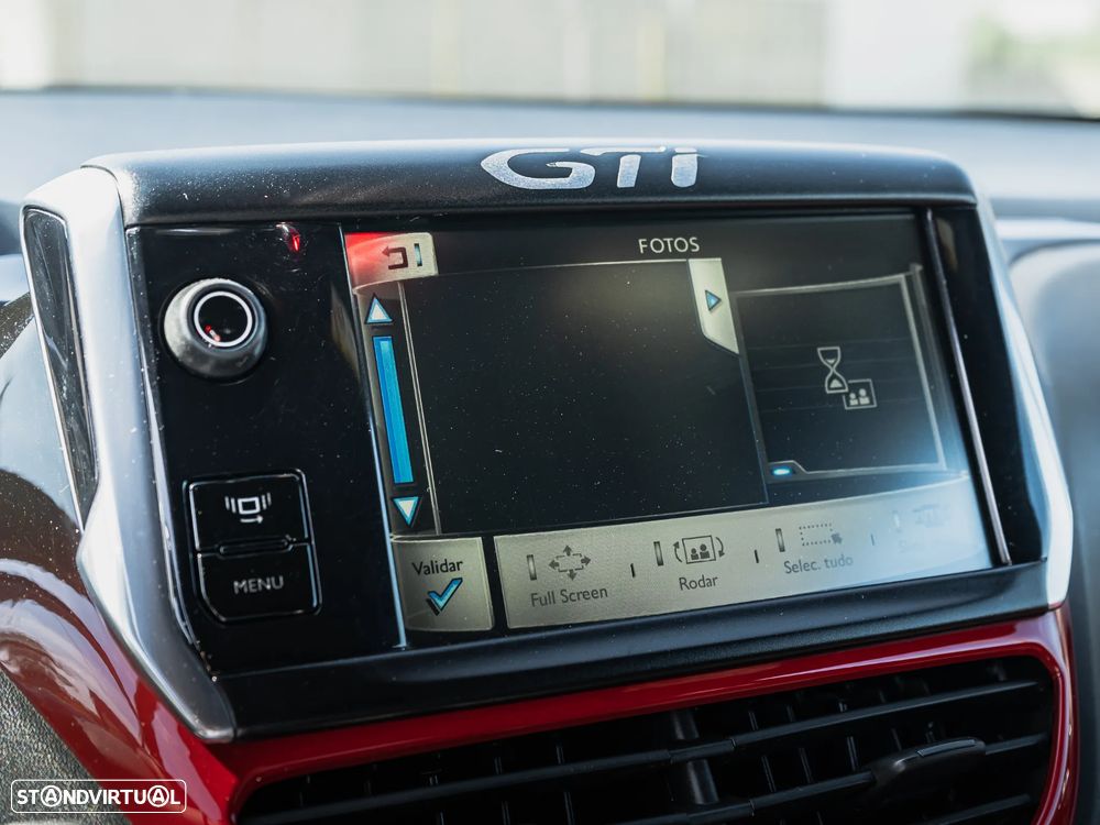 Peugeot 208 GTI 200 THP - 22