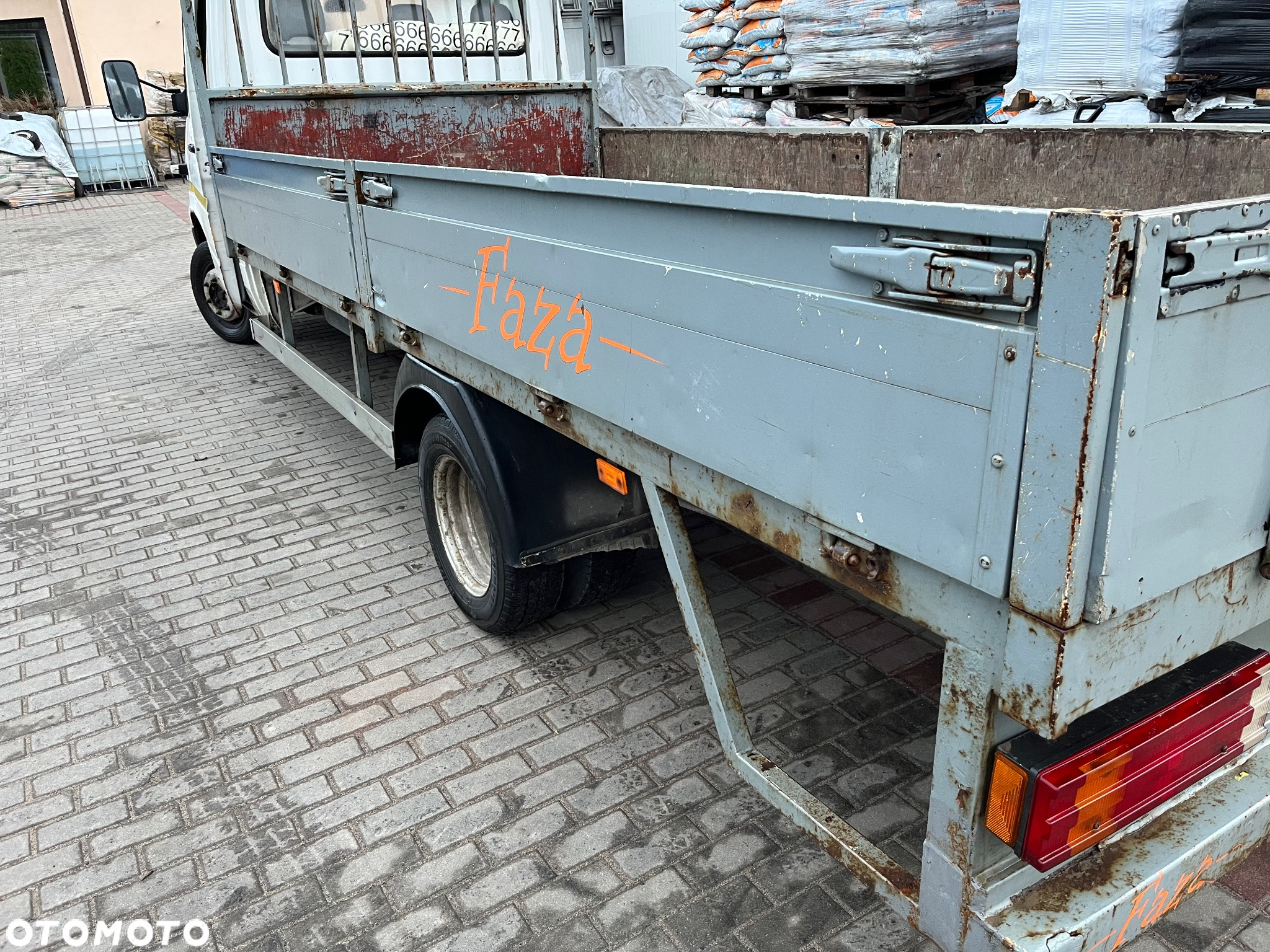Mercedes-Benz Sprinter - 4