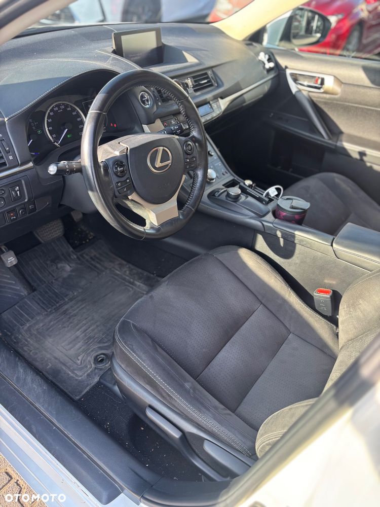 Lexus CT - 17