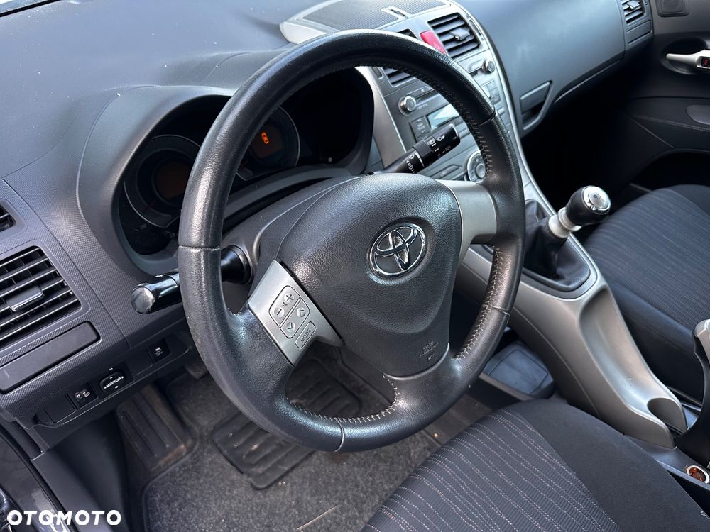 Toyota Auris 1.6 Life+ - 16