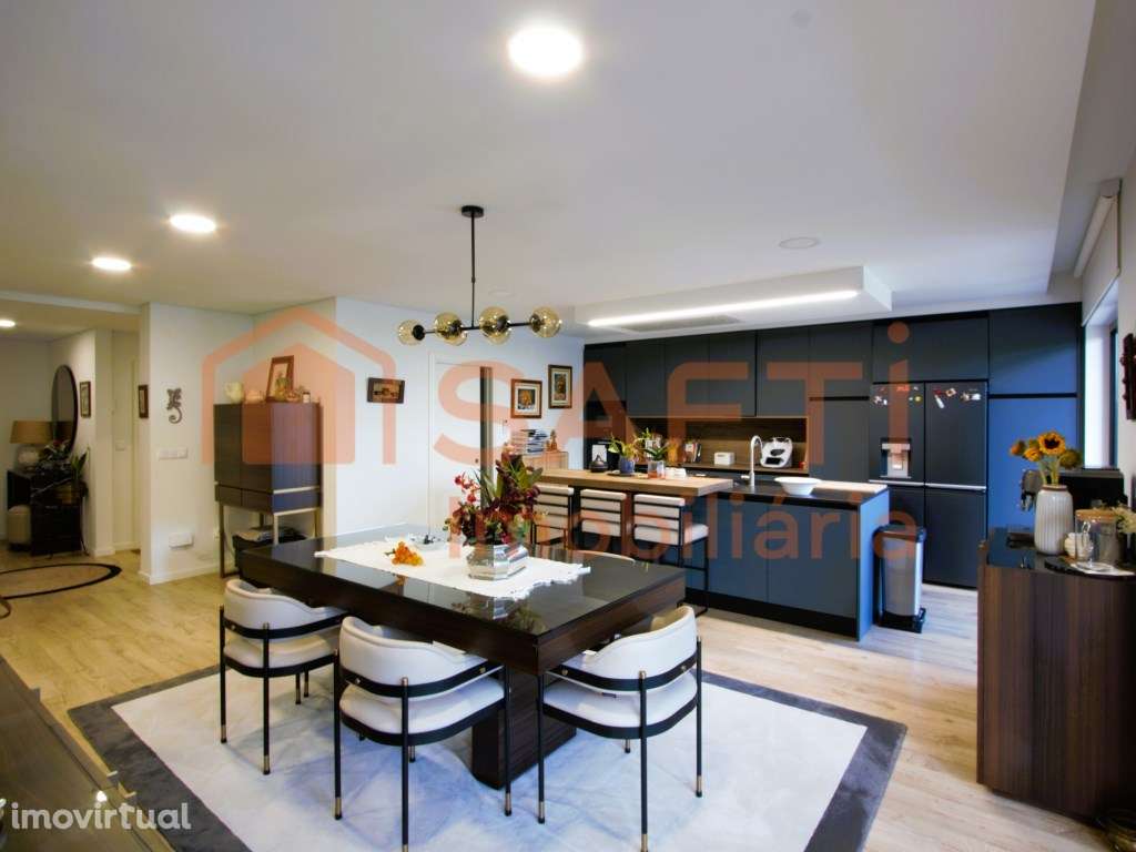 T5 duplex, com Garagem em Viseu - Grande imagem: 4/51