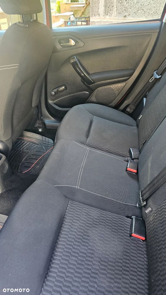 Peugeot 208 1.2 PureTech Style - 5