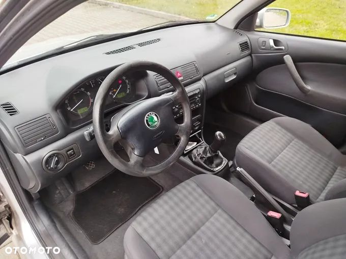 Skoda Octavia 1.6 Selection - 7