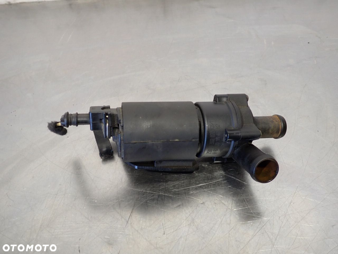 POMPA WODY DODATKOWA RENAULT LAGUNA II  8200114782 - 3