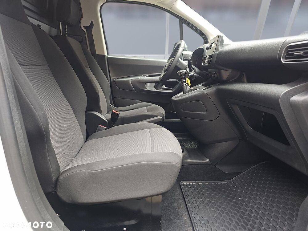 Opel Combo 1.5 DT Enjoy 102KM - 9