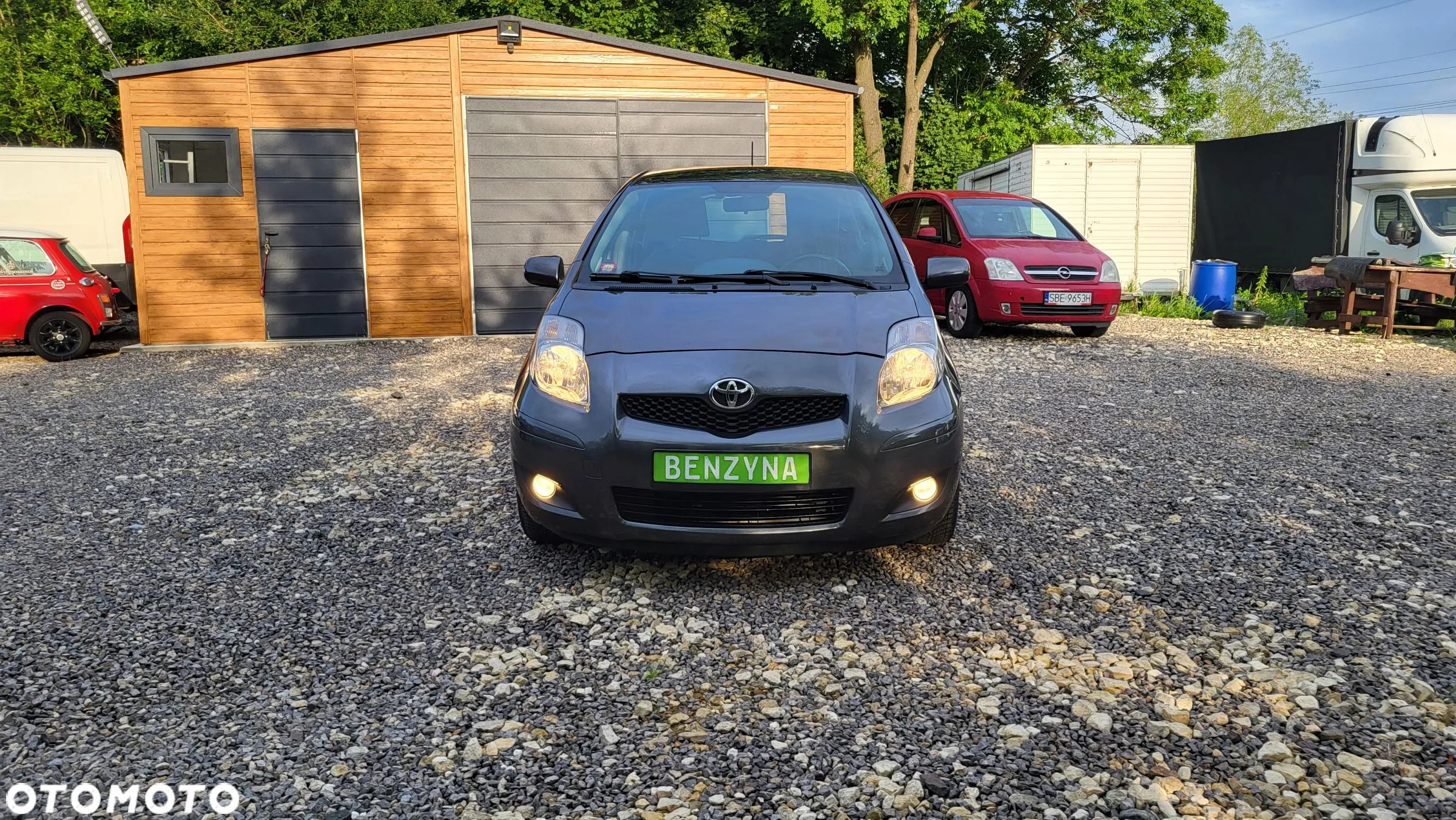 Toyota Yaris 1.0 Premium - 2