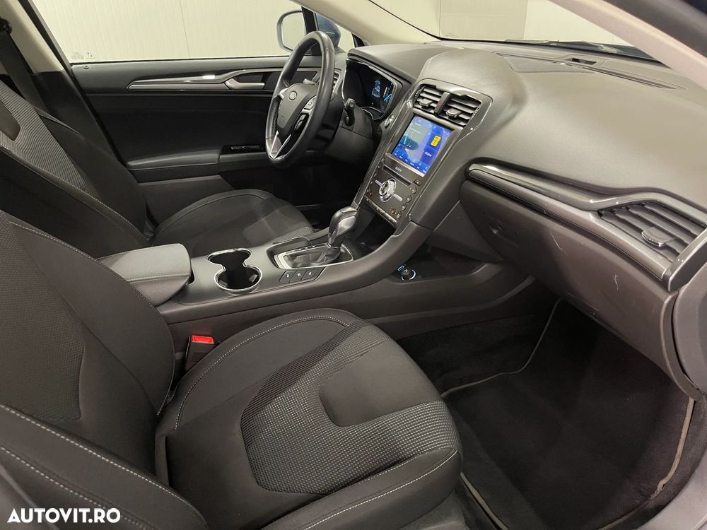 Ford Mondeo 2.0 HEV Titanium - 10