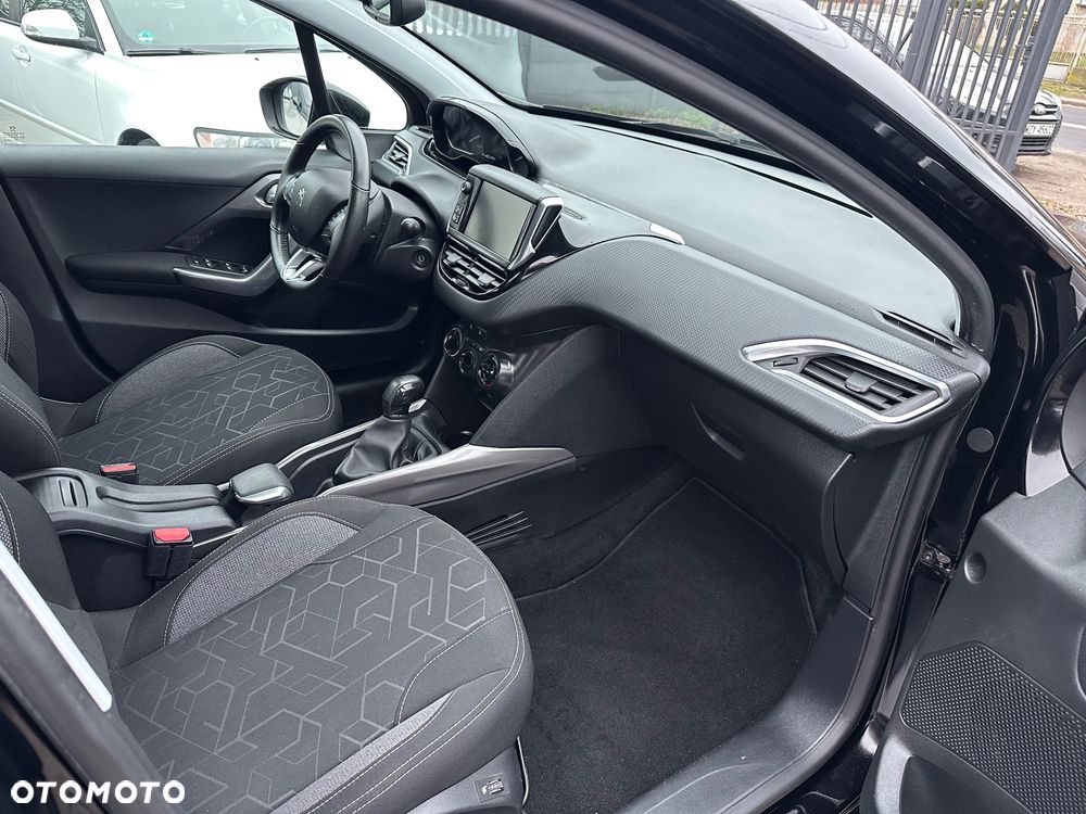 Peugeot 2008 PureTech 82 Allure - 16