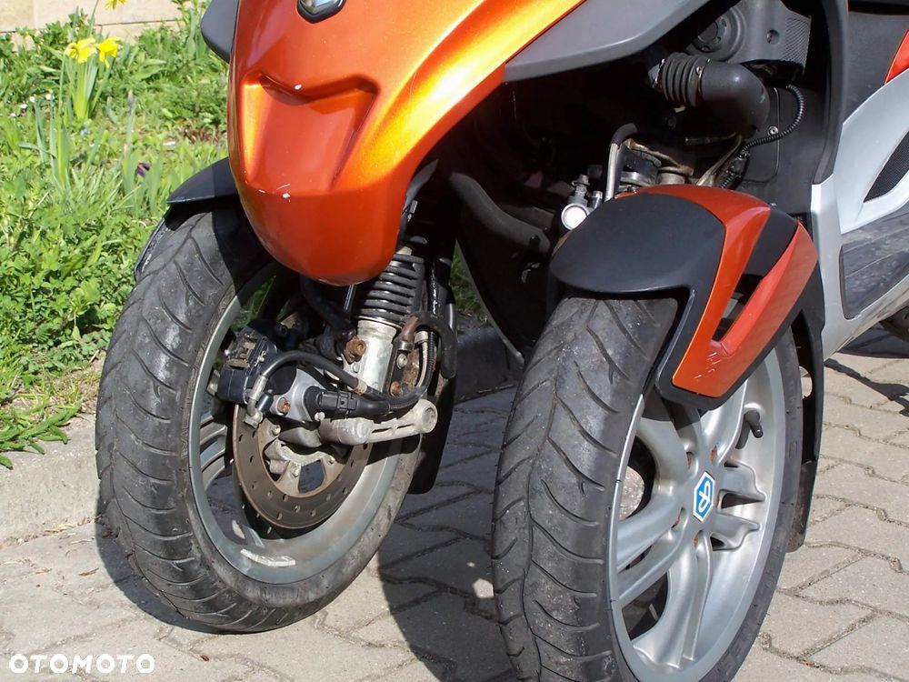Piaggio MP-3 - 6