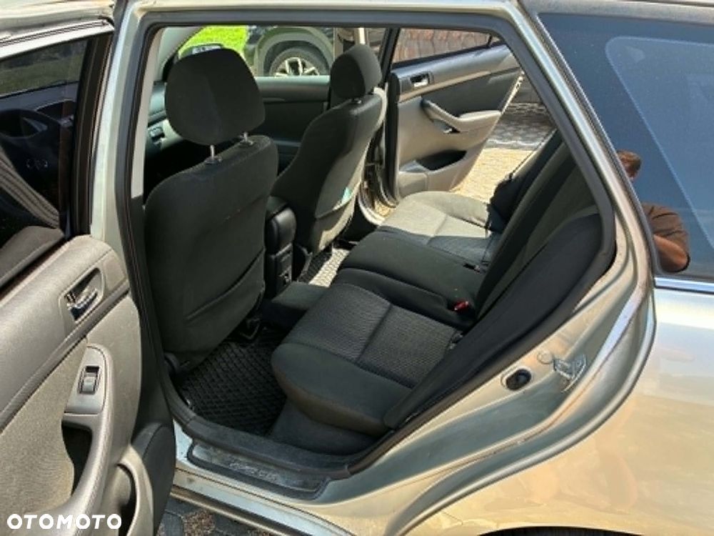 Toyota Avensis 1.8 VVT-i Combi - 9