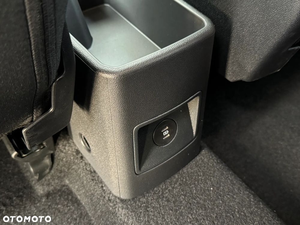 Ford Tourneo Courier 1.0 EcoBoost Titanium - 22