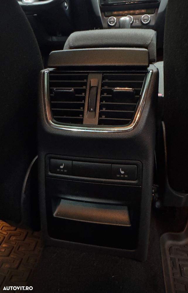 Skoda Octavia 1.6 TDI STYLE DSG - 18