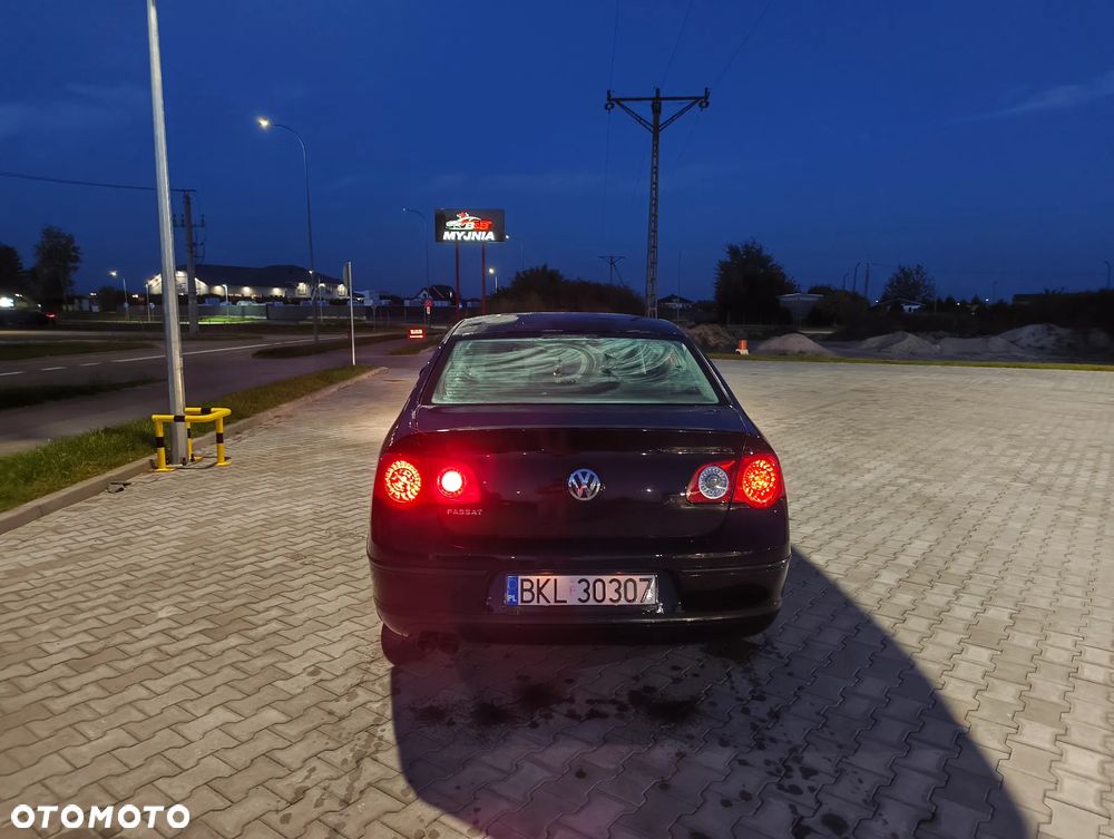 Volkswagen Passat 2.0 TDI DPF BlueMot Comfortline - 5