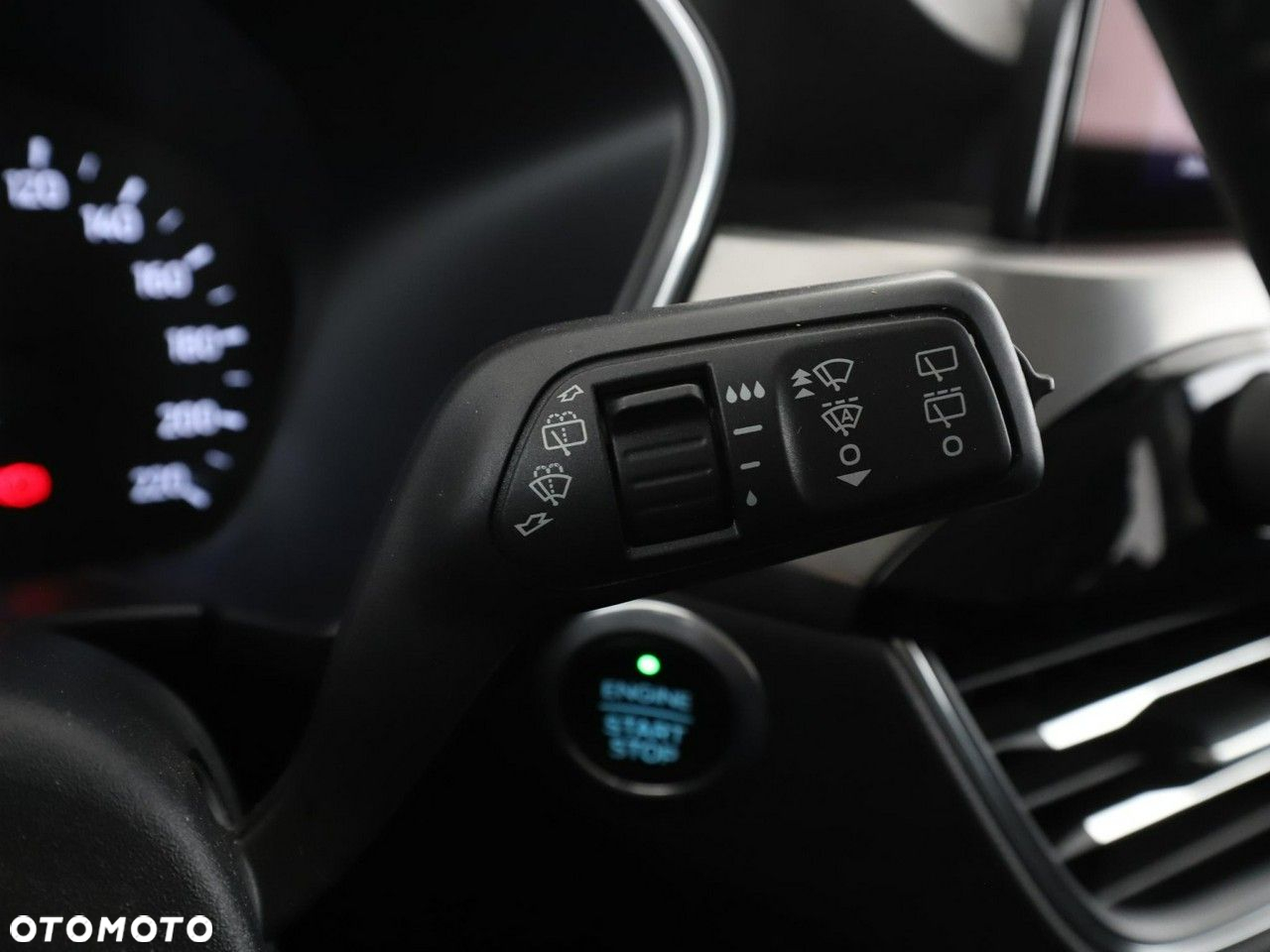 Ford Kuga 2.0 TDCi 2x4 Titanium - 35
