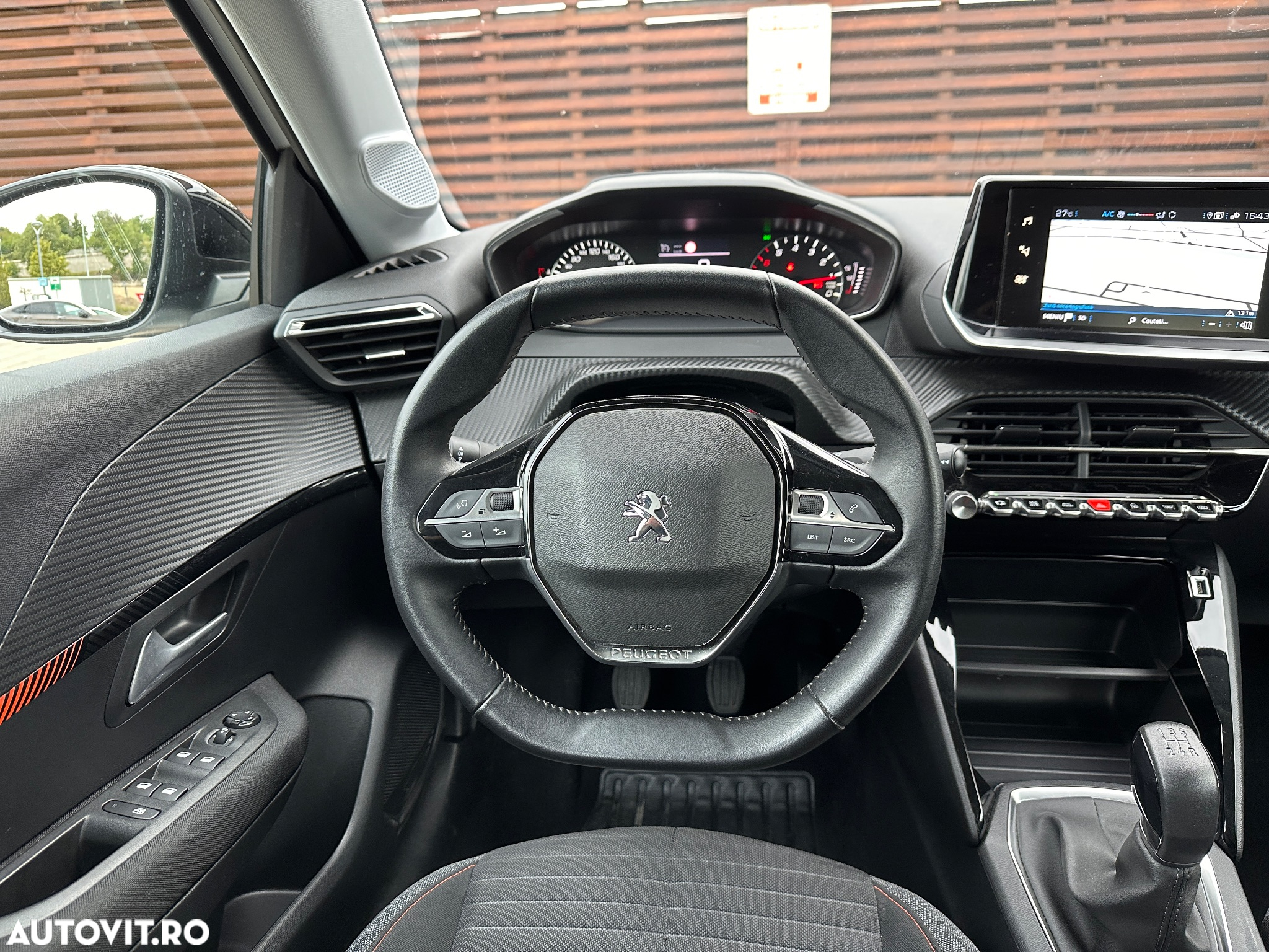 Peugeot 208 1.2L PureTech 75 S&S BVM5 Active - 8