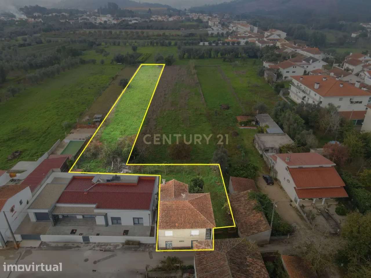 Moradia T2 - C/ extenso terreno - Grande imagem: 3/30