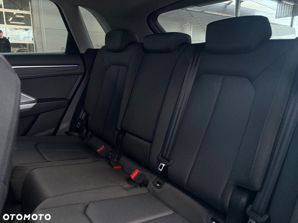 Audi Q3 - 23