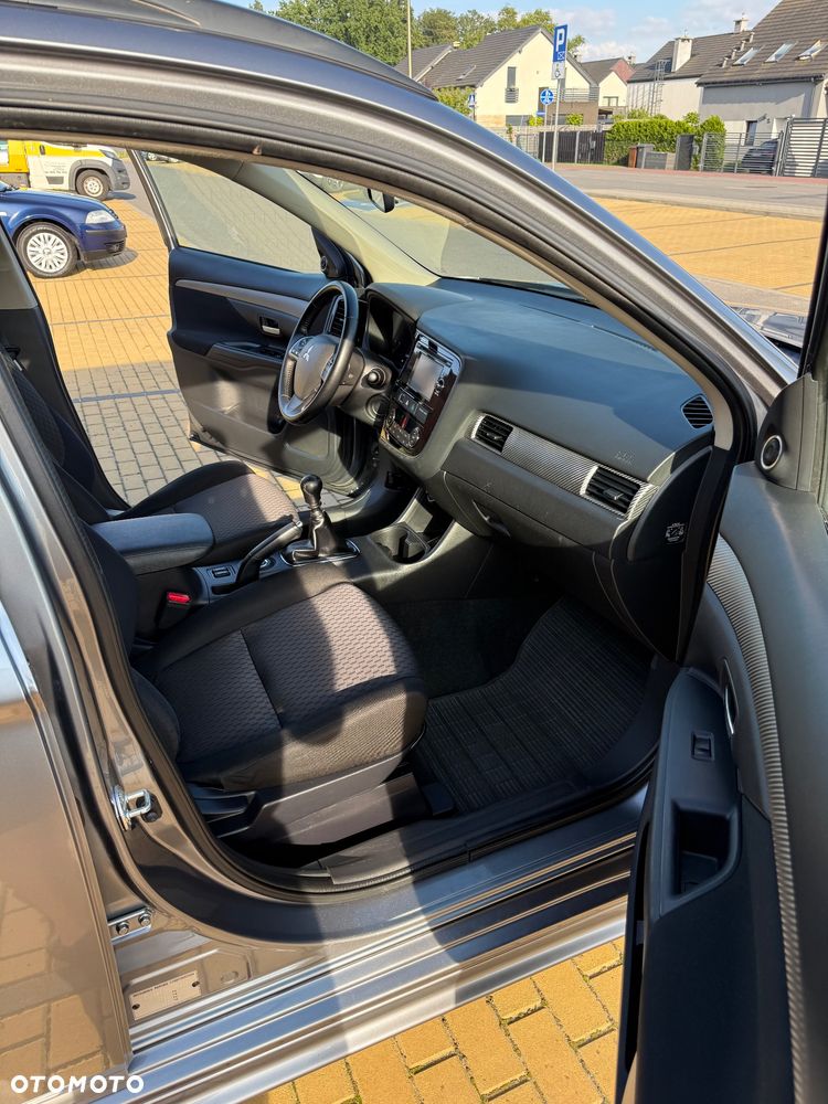 Mitsubishi Outlander 2.2 DI-D 4WD Intense - 15