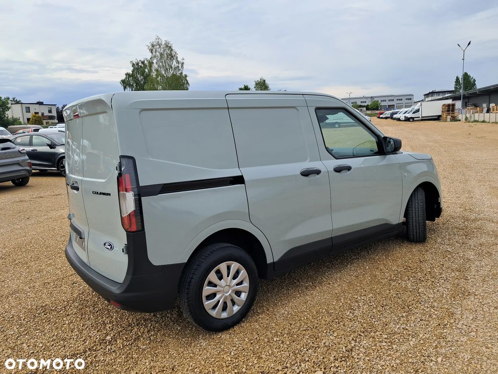 Ford Courier Van - 5