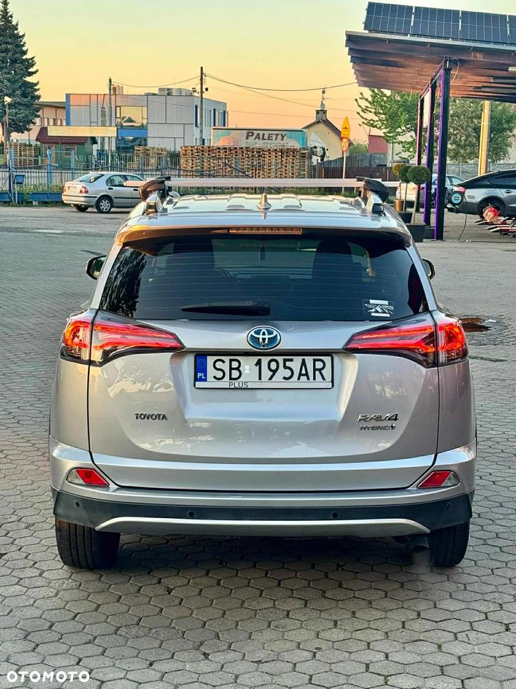 Toyota RAV4 - 6