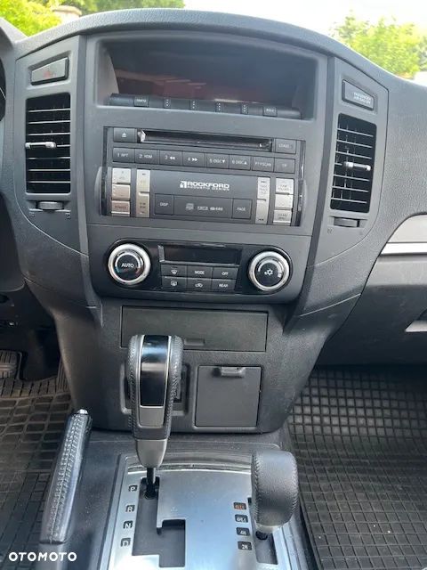Mitsubishi Pajero 3.2 DID Instyle - 12