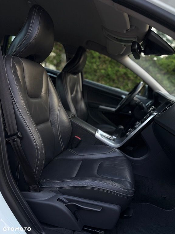 Volvo V60 T4 Geartronic Powershift RDesign - 32