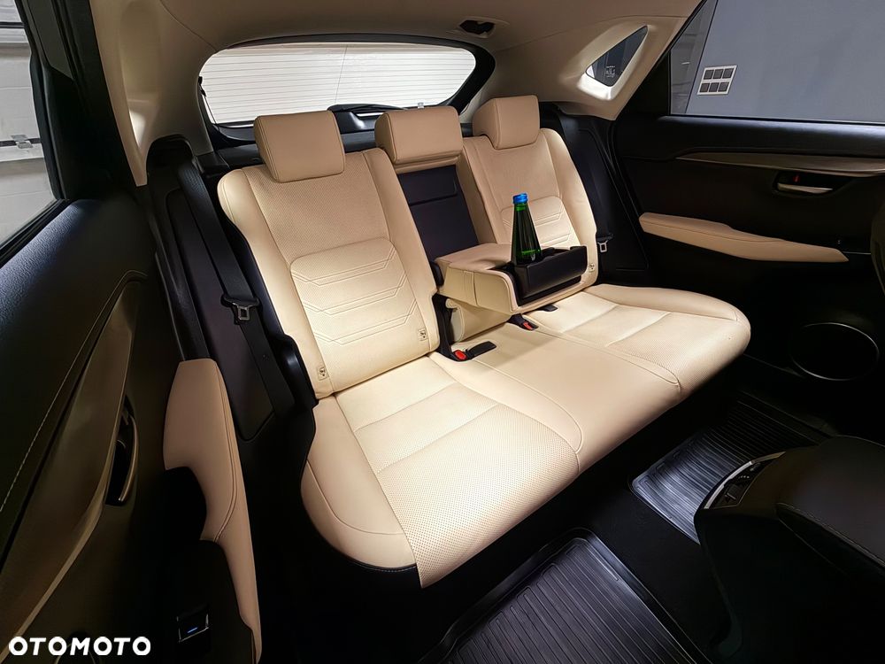 Lexus NX 300 Comfort AWD - 28