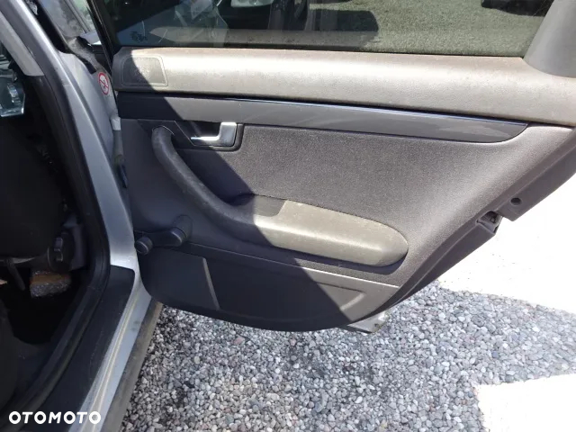 Kompletne prawe tylne drzwi Audi A4 B6,kod lakieru LY7W - 2