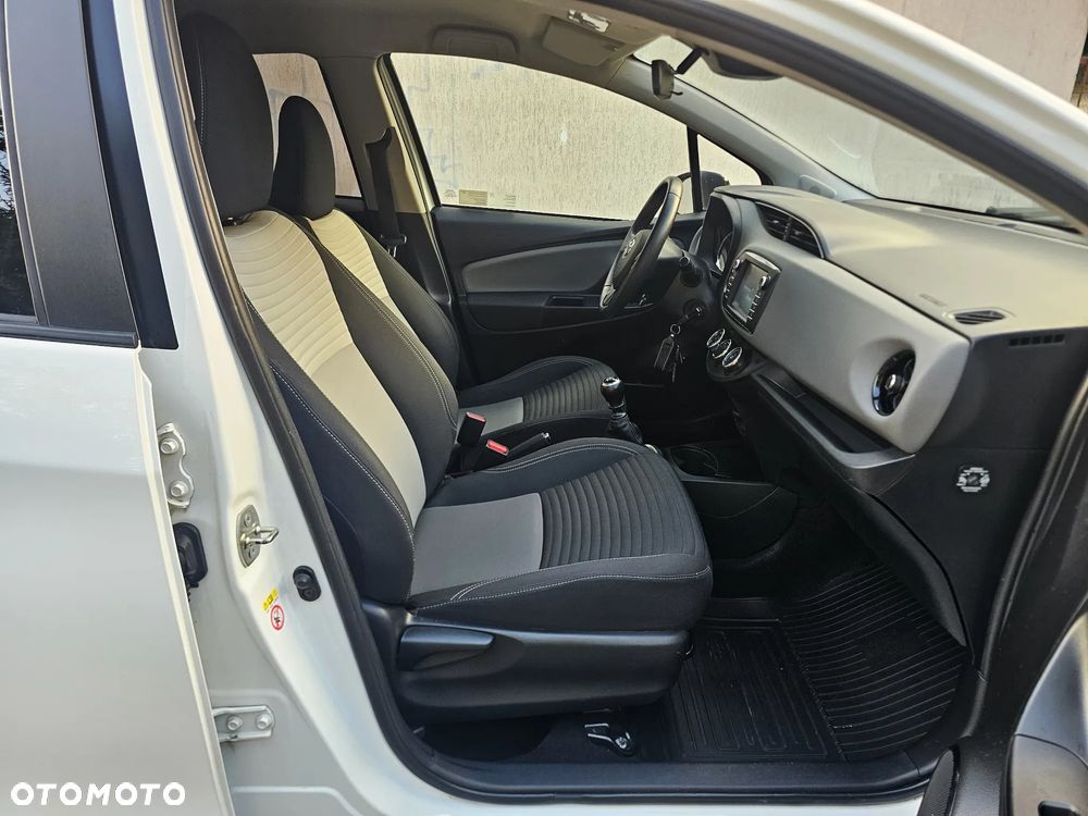 Toyota Yaris 1.5 Premium - 19