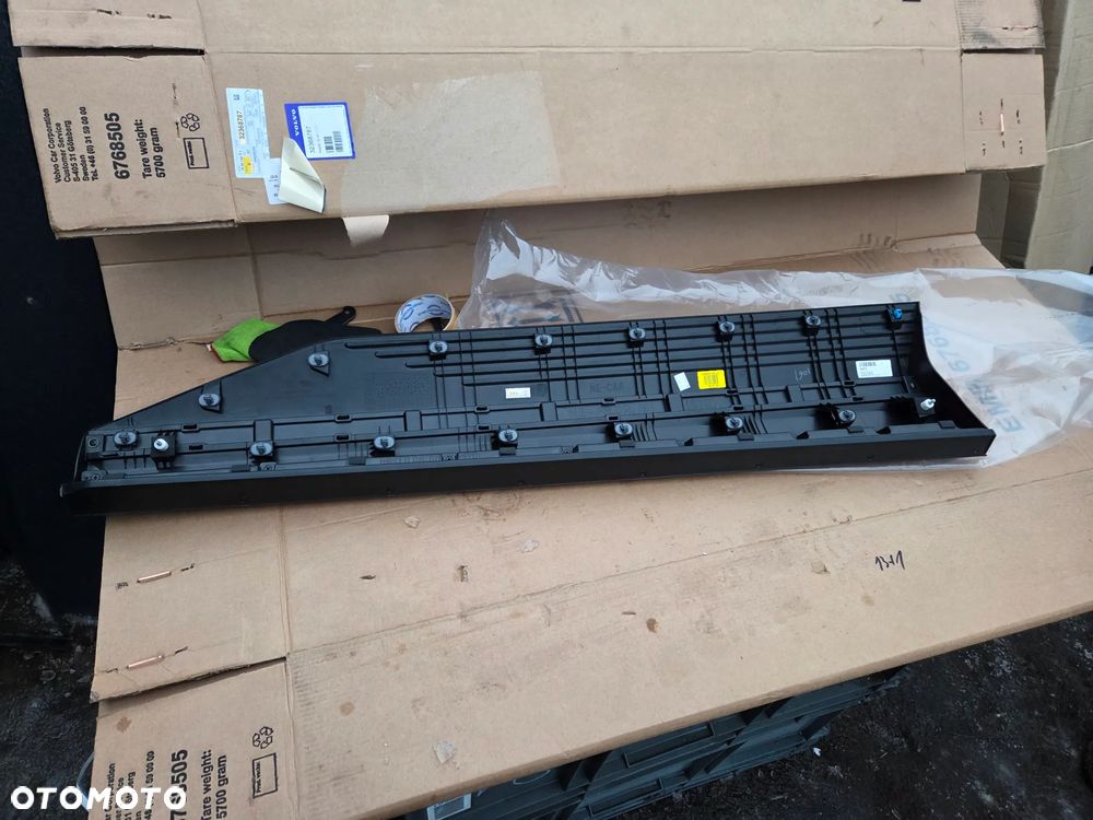 Listwa na drzwi prawy przód Hyundai Ioniq 5 87722-GI000CA 87722GI000CA listwa drzwi prawa przód przednia - 15