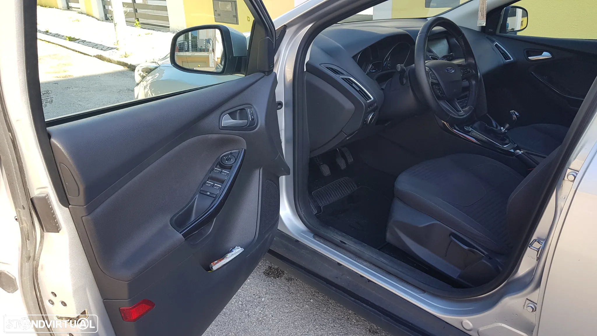 Ford Focus SW 1.0 SCTi Titanium - 11