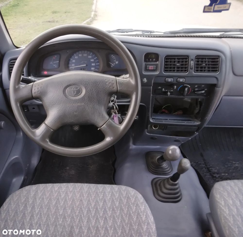 Toyota Hilux 2.5 D-4D DLX - 8