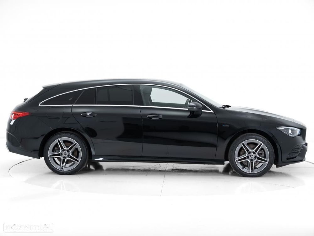 Mercedes-Benz CLA 250 e 8G-DCT AMG Line - 3
