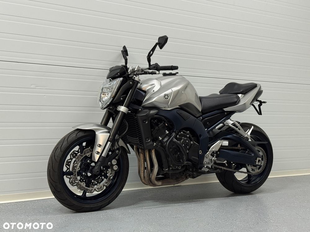 Yamaha FZ - 12