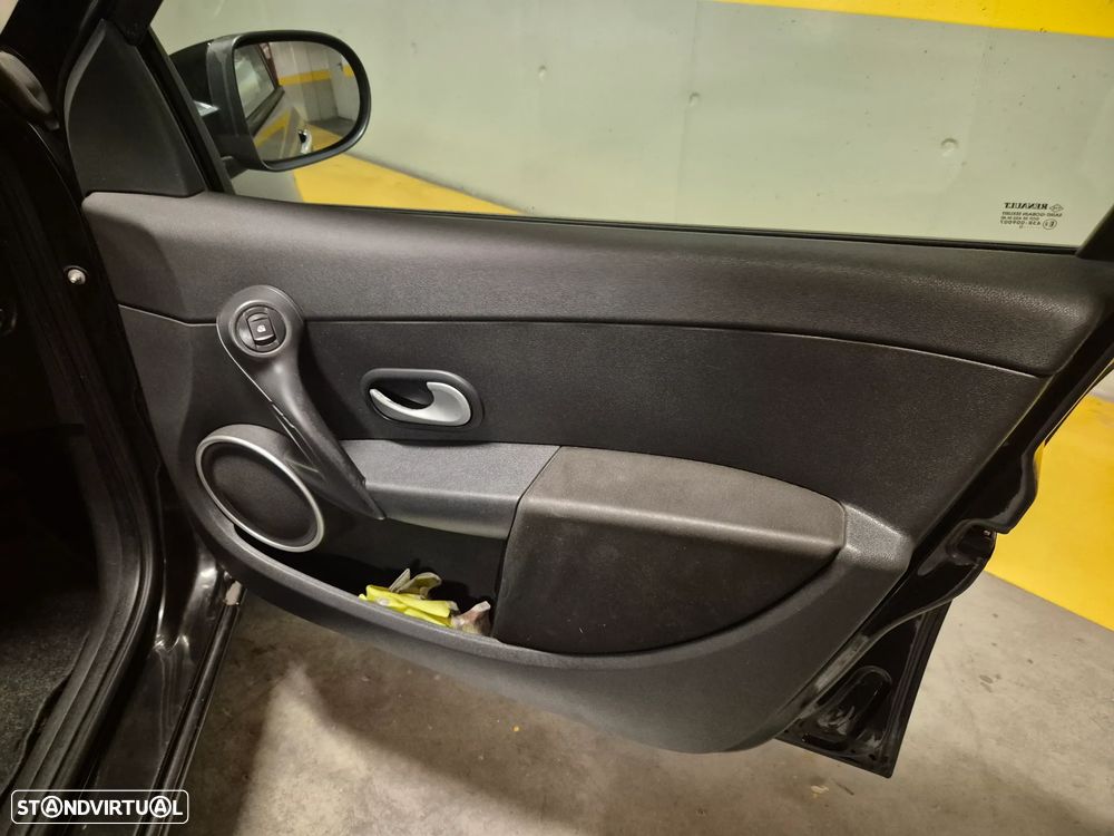 Renault Clio 1.2 16V Dynamique S - 28